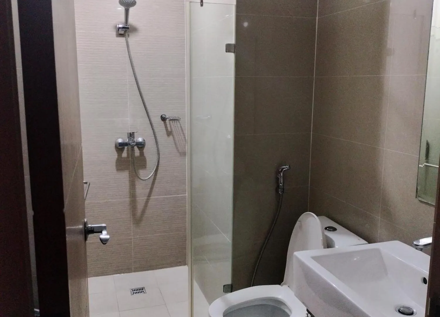 Aparthotel Condotel Near Terminal 3 Airport At Two Palm Tree Villas Pasay Philippines